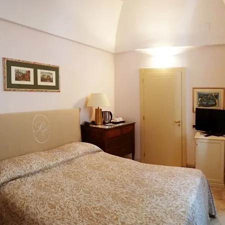 Relais Del Senatore Couette-café 4*