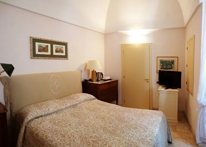 瑞莱斯德尔塞纳托雷住宿加早餐旅馆 住宿加早餐酒店 4*